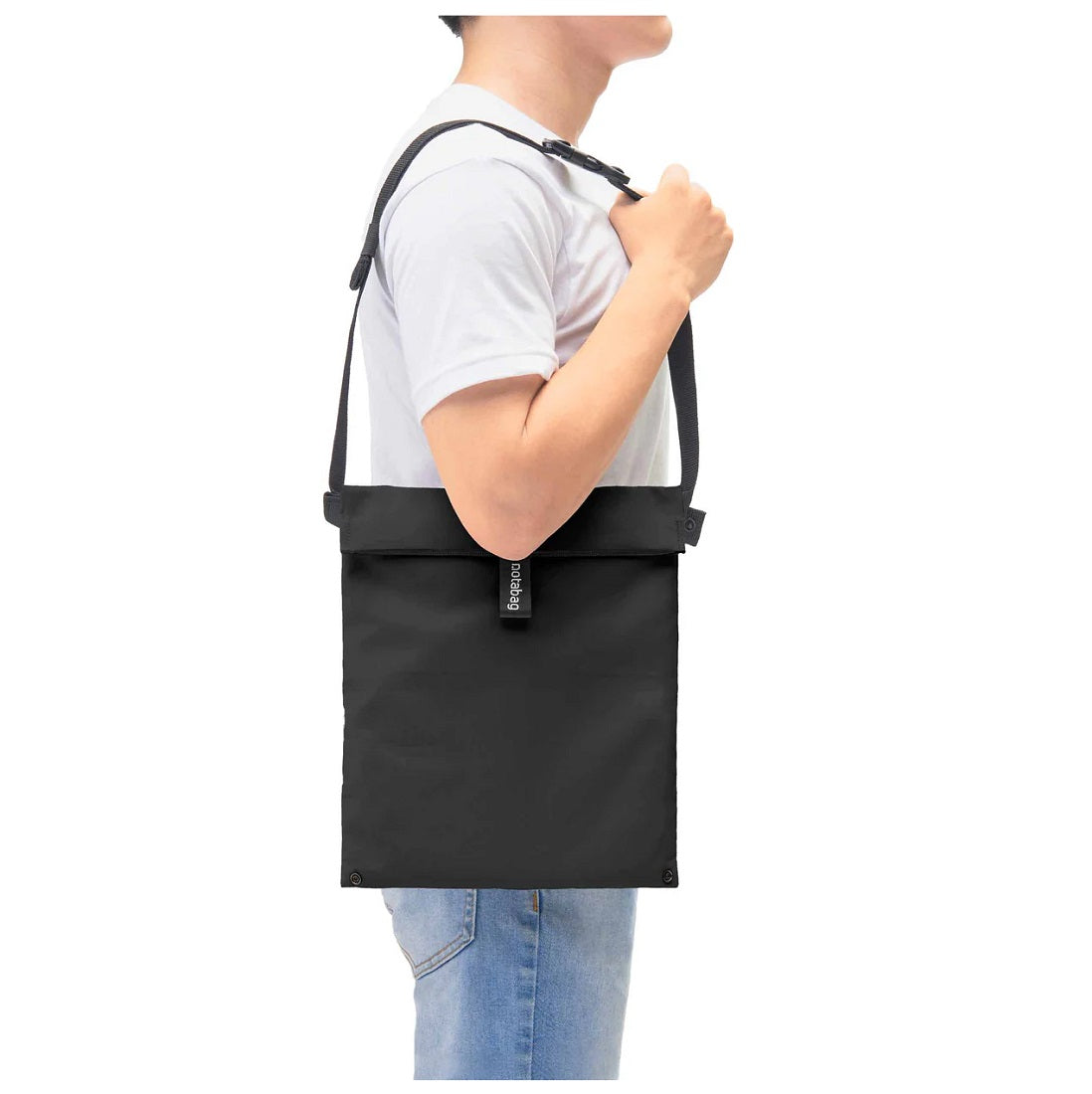 Notabag_Crossbody_bag_black_gift_woman_man_lifestyle_2_way_tote.jpg