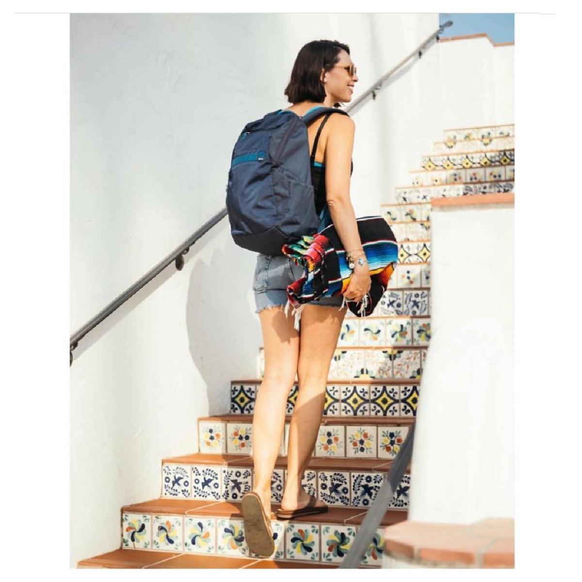 stmgoods_Stories_Saga_navy_blue_beach_sports.jpg