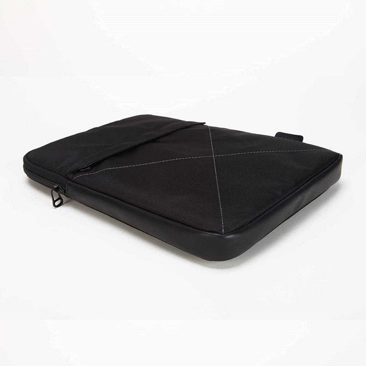 Targus_TSS663_vertical_sleeve_laptop_protection.jpg