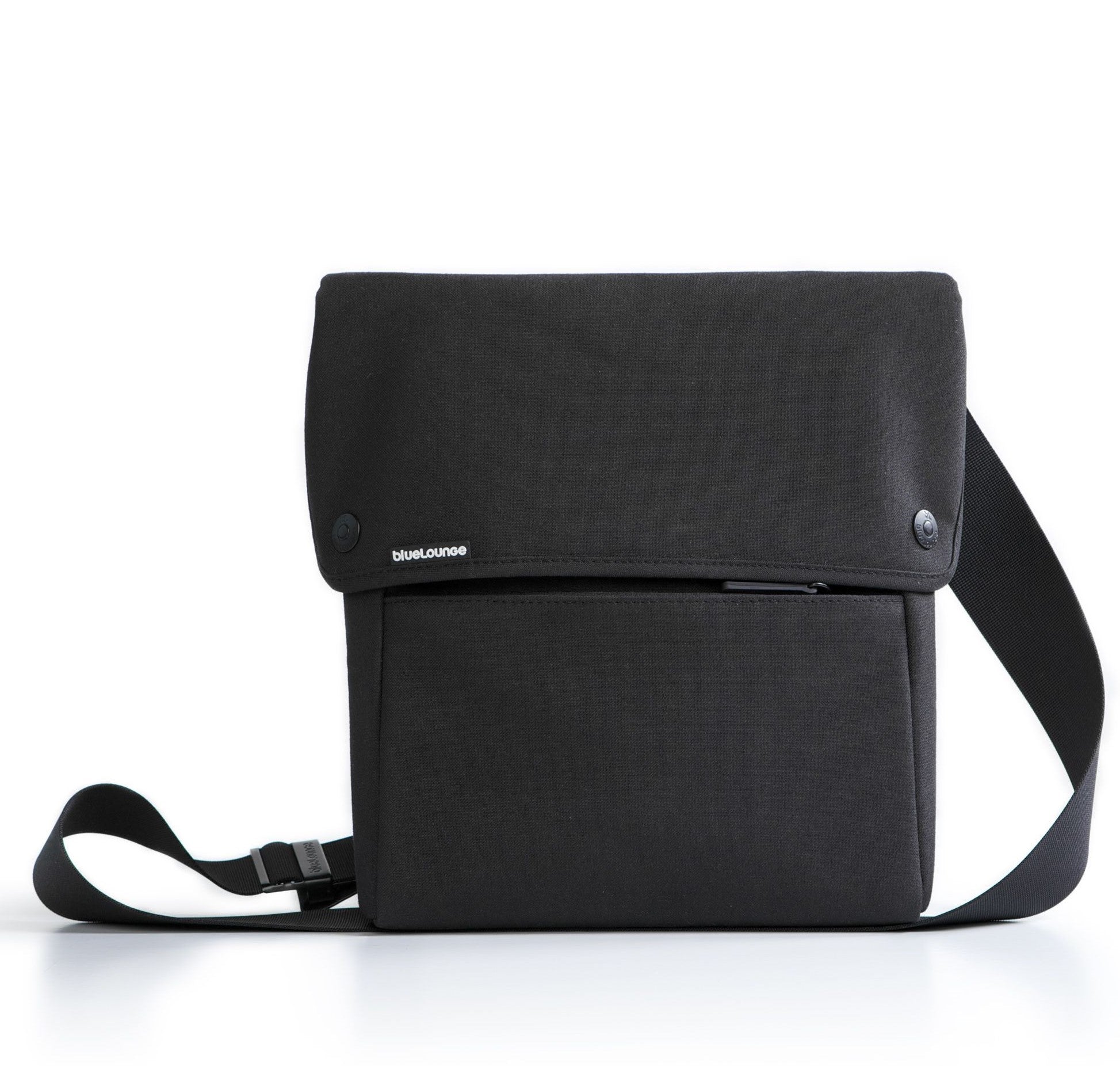 bluelounge_sling_bag_black_03.jpg