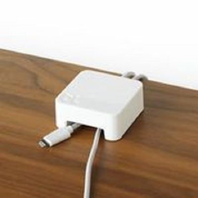 bluelounge_sumo_white_cable_management_lightning_cable_739b9fcb-e6b3-4370-8d23-dd6af982009c.jpg
