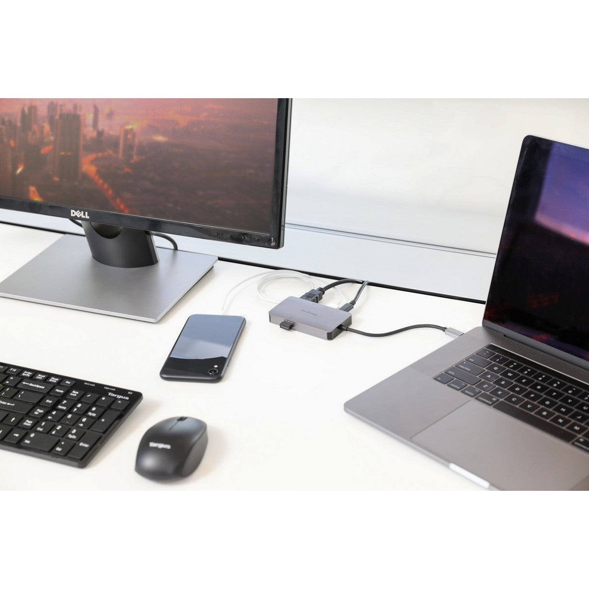 Targus DOCK419 USB-C Docking Station - DP Alt Mode Single Video 4K HDMI/VGA with 100W PD Pass-Thru